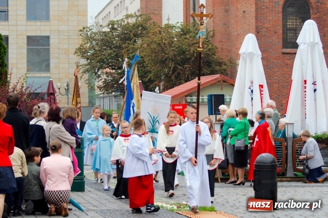 Zdjęcie w galerii na portalu naszraciborz.pl: Procesje Bożego Ciała w Raciborzu i okolicach wiadomości z regionu
