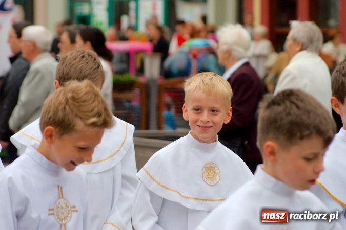 Zdjęcie w galerii na portalu naszraciborz.pl: Procesje Bożego Ciała w Raciborzu i okolicach wiadomości z regionu