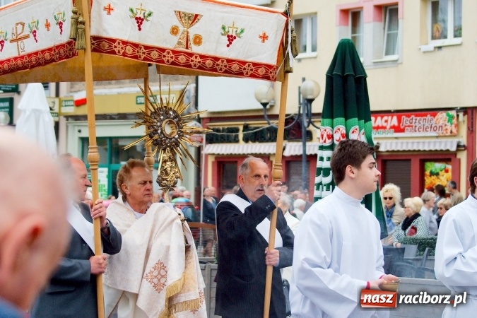 Zdjęcie w galerii na portalu naszraciborz.pl: Procesje Bożego Ciała w Raciborzu i okolicach wiadomości z regionu