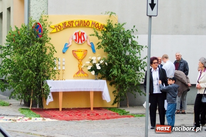 Zdjęcie w galerii na portalu naszraciborz.pl: Procesje Bożego Ciała w Raciborzu i okolicach wiadomości z regionu