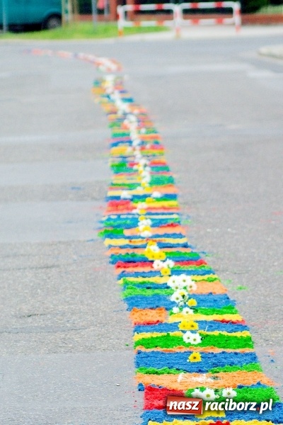 Zdjęcie w galerii na portalu naszraciborz.pl: Procesje Bożego Ciała w Raciborzu i okolicach wiadomości z regionu