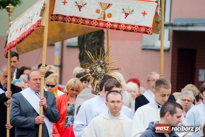 Zdjęcie w galerii na portalu naszraciborz.pl: Procesje Bożego Ciała w Raciborzu i okolicach wiadomości z regionu