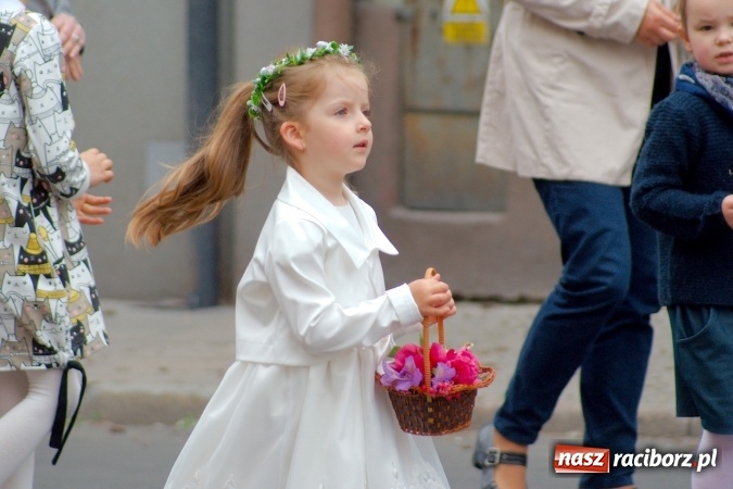 Zdjęcie w galerii na portalu naszraciborz.pl: Procesje Bożego Ciała w Raciborzu i okolicach wiadomości z regionu