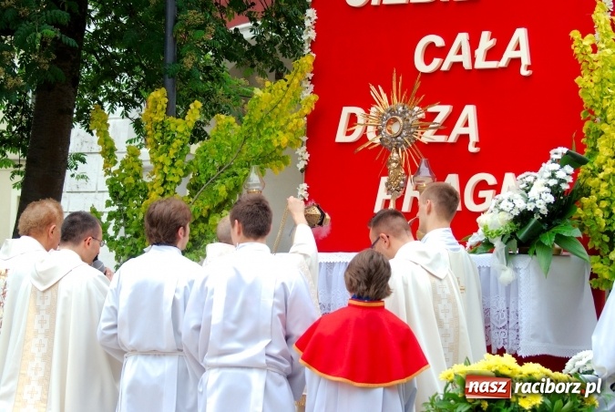 Zdjęcie w galerii na portalu naszraciborz.pl: Procesje Bożego Ciała w Raciborzu i okolicach wiadomości z regionu