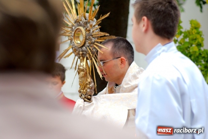 Zdjęcie w galerii na portalu naszraciborz.pl: Procesje Bożego Ciała w Raciborzu i okolicach wiadomości z regionu