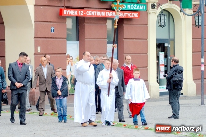 Zdjęcie w galerii na portalu naszraciborz.pl: Procesje Bożego Ciała w Raciborzu i okolicach wiadomości z regionu