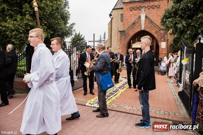 Zdjęcie w galerii na portalu naszraciborz.pl: Procesje Bożego Ciała w Raciborzu i okolicach wiadomości z regionu