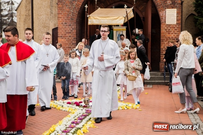 Zdjęcie w galerii na portalu naszraciborz.pl: Procesje Bożego Ciała w Raciborzu i okolicach wiadomości z regionu