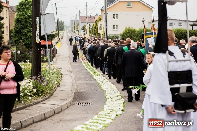 Zdjęcie w galerii na portalu naszraciborz.pl: Procesje Bożego Ciała w Raciborzu i okolicach wiadomości z regionu