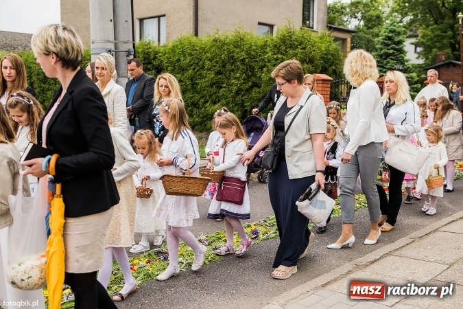 Zdjęcie w galerii na portalu naszraciborz.pl: Procesje Bożego Ciała w Raciborzu i okolicach wiadomości z regionu