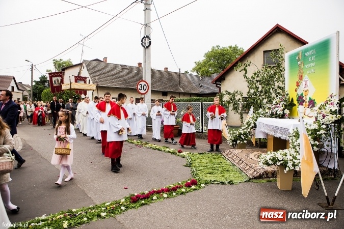 Zdjęcie w galerii na portalu naszraciborz.pl: Procesje Bożego Ciała w Raciborzu i okolicach wiadomości z regionu