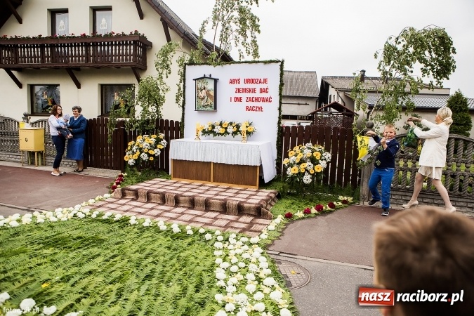 Zdjęcie w galerii na portalu naszraciborz.pl: Procesje Bożego Ciała w Raciborzu i okolicach wiadomości z regionu