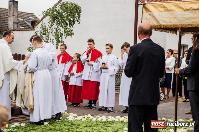 Zdjęcie w galerii na portalu naszraciborz.pl: Procesje Bożego Ciała w Raciborzu i okolicach wiadomości z regionu