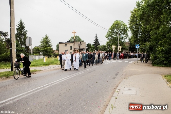 Zdjęcie w galerii na portalu naszraciborz.pl: Procesje Bożego Ciała w Raciborzu i okolicach wiadomości z regionu