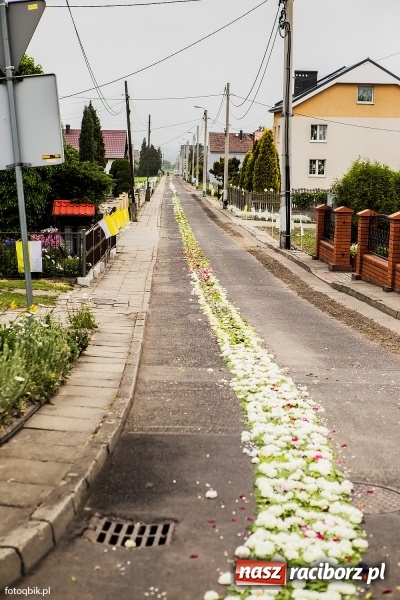Zdjęcie w galerii na portalu naszraciborz.pl: Procesje Bożego Ciała w Raciborzu i okolicach wiadomości z regionu