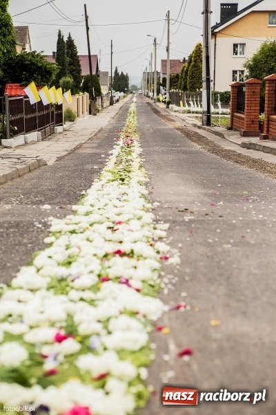 Zdjęcie w galerii na portalu naszraciborz.pl: Procesje Bożego Ciała w Raciborzu i okolicach wiadomości z regionu