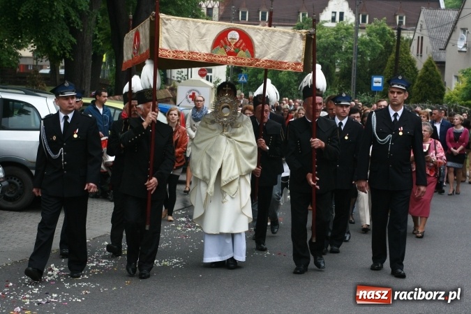Zdjęcie w galerii na portalu naszraciborz.pl: Procesje Bożego Ciała w Raciborzu i okolicach wiadomości z regionu