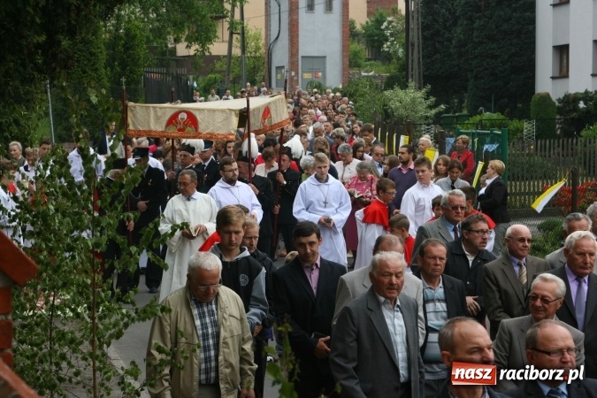 Zdjęcie w galerii na portalu naszraciborz.pl: Procesje Bożego Ciała w Raciborzu i okolicach wiadomości z regionu