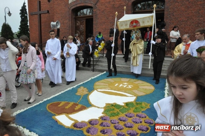 Zdjęcie w galerii na portalu naszraciborz.pl: Procesje Bożego Ciała w Raciborzu i okolicach wiadomości z regionu