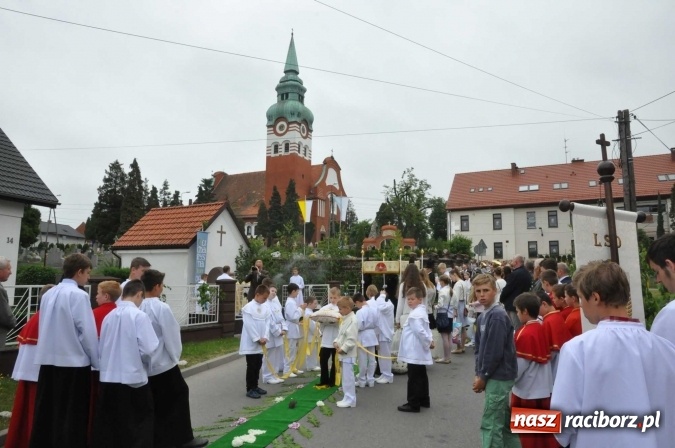 Zdjęcie w galerii na portalu naszraciborz.pl: Procesje Bożego Ciała w Raciborzu i okolicach wiadomości z regionu