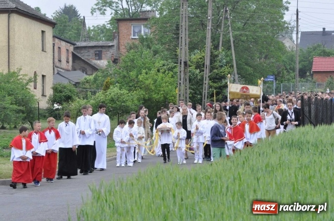 Zdjęcie w galerii na portalu naszraciborz.pl: Procesje Bożego Ciała w Raciborzu i okolicach wiadomości z regionu