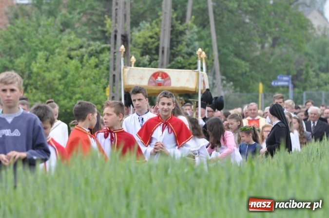Zdjęcie w galerii na portalu naszraciborz.pl: Procesje Bożego Ciała w Raciborzu i okolicach wiadomości z regionu