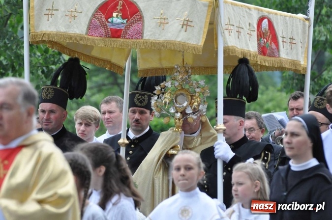 Zdjęcie w galerii na portalu naszraciborz.pl: Procesje Bożego Ciała w Raciborzu i okolicach wiadomości z regionu