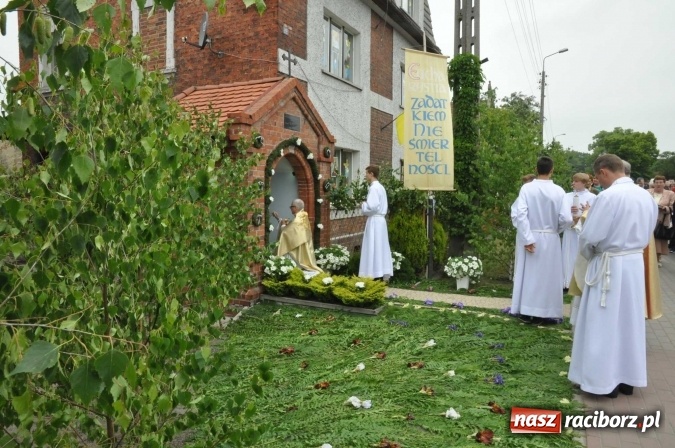 Zdjęcie w galerii na portalu naszraciborz.pl: Procesje Bożego Ciała w Raciborzu i okolicach wiadomości z regionu