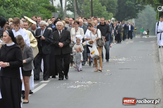 Zdjęcie w galerii na portalu naszraciborz.pl: Procesje Bożego Ciała w Raciborzu i okolicach wiadomości z regionu