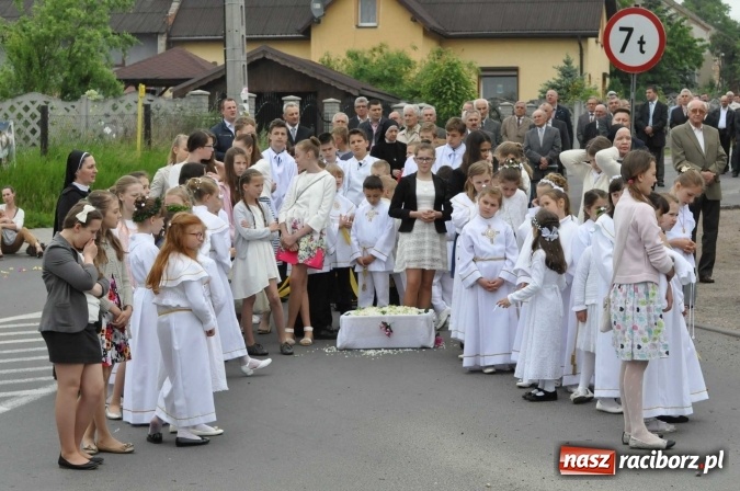 Zdjęcie w galerii na portalu naszraciborz.pl: Procesje Bożego Ciała w Raciborzu i okolicach wiadomości z regionu