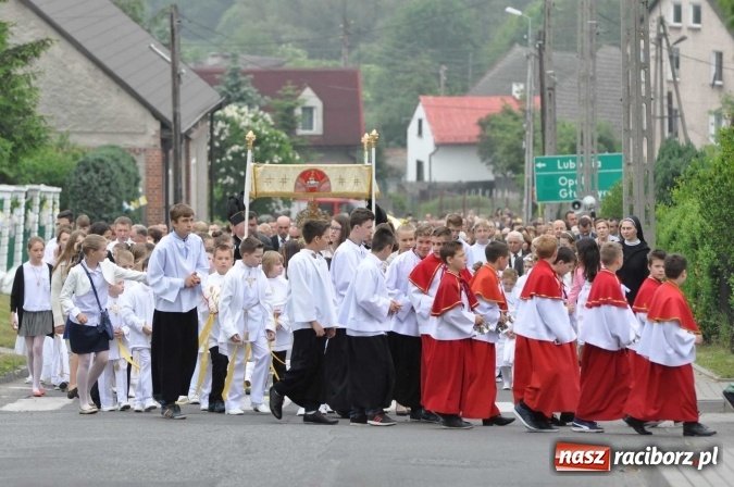 Zdjęcie w galerii na portalu naszraciborz.pl: Procesje Bożego Ciała w Raciborzu i okolicach wiadomości z regionu