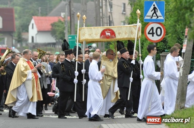 Zdjęcie w galerii na portalu naszraciborz.pl: Procesje Bożego Ciała w Raciborzu i okolicach wiadomości z regionu