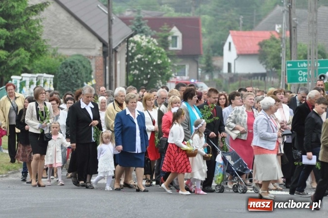 Zdjęcie w galerii na portalu naszraciborz.pl: Procesje Bożego Ciała w Raciborzu i okolicach wiadomości z regionu