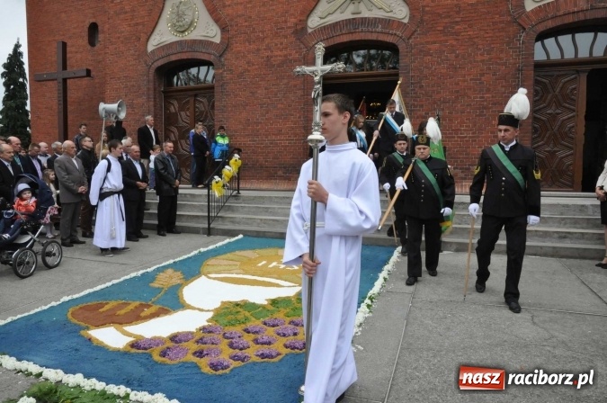 Zdjęcie w galerii na portalu naszraciborz.pl: Procesje Bożego Ciała w Raciborzu i okolicach wiadomości z regionu