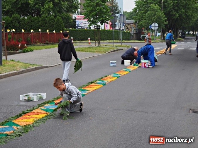 Zdjęcie w galerii na portalu naszraciborz.pl: Procesje Bożego Ciała w Raciborzu i okolicach wiadomości z regionu