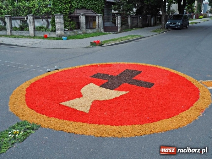 Zdjęcie w galerii na portalu naszraciborz.pl: Procesje Bożego Ciała w Raciborzu i okolicach wiadomości z regionu