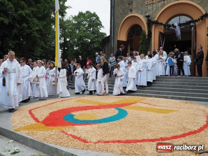 Zdjęcie w galerii na portalu naszraciborz.pl: Procesje Bożego Ciała w Raciborzu i okolicach wiadomości z regionu