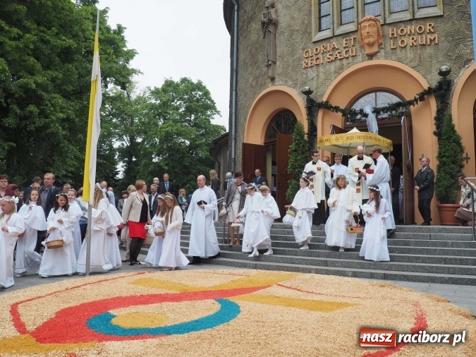 Zdjęcie w galerii na portalu naszraciborz.pl: Procesje Bożego Ciała w Raciborzu i okolicach wiadomości z regionu