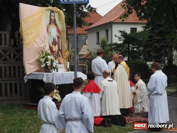 Zdjęcie w galerii na portalu naszraciborz.pl: Procesje Bożego Ciała w Raciborzu i okolicach wiadomości z regionu
