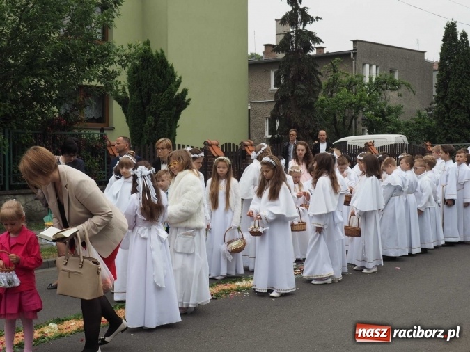 Zdjęcie w galerii na portalu naszraciborz.pl: Procesje Bożego Ciała w Raciborzu i okolicach wiadomości z regionu
