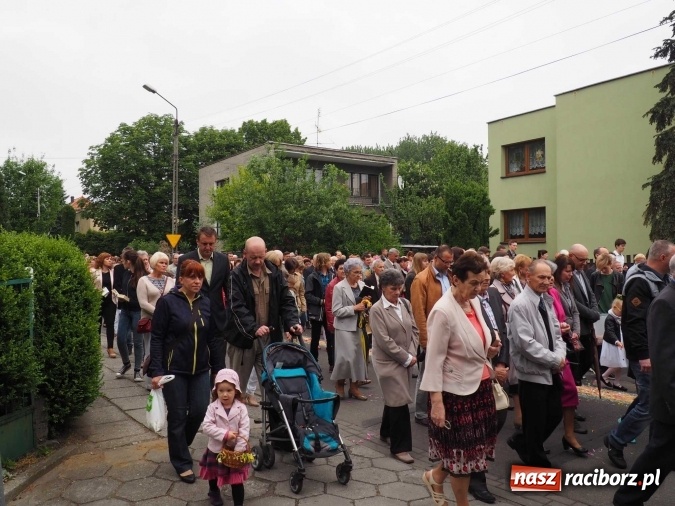 Zdjęcie w galerii na portalu naszraciborz.pl: Procesje Bożego Ciała w Raciborzu i okolicach wiadomości z regionu