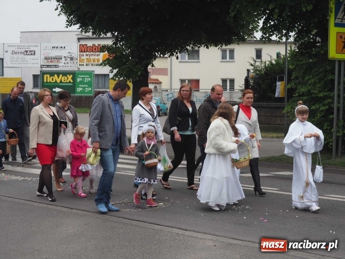 Zdjęcie w galerii na portalu naszraciborz.pl: Procesje Bożego Ciała w Raciborzu i okolicach wiadomości z regionu