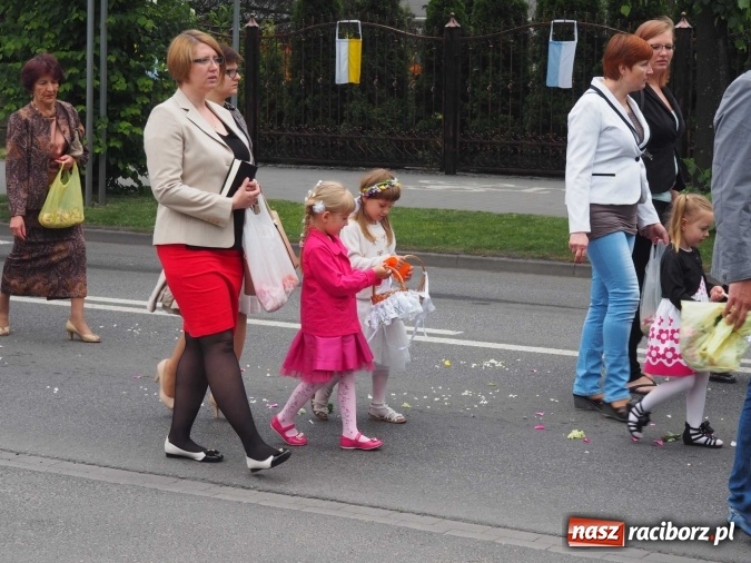 Zdjęcie w galerii na portalu naszraciborz.pl: Procesje Bożego Ciała w Raciborzu i okolicach wiadomości z regionu