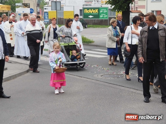 Zdjęcie w galerii na portalu naszraciborz.pl: Procesje Bożego Ciała w Raciborzu i okolicach wiadomości z regionu