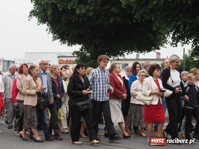 Zdjęcie w galerii na portalu naszraciborz.pl: Procesje Bożego Ciała w Raciborzu i okolicach wiadomości z regionu