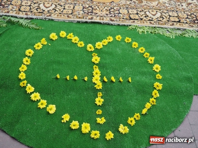 Zdjęcie w galerii na portalu naszraciborz.pl: Procesje Bożego Ciała w Raciborzu i okolicach wiadomości z regionu