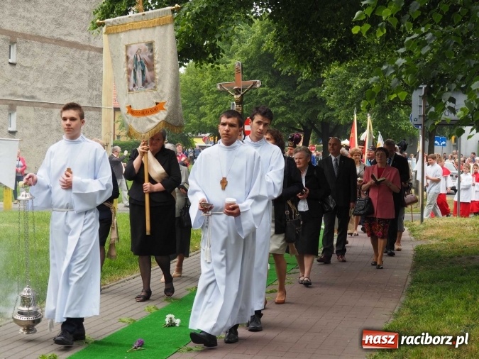 Zdjęcie w galerii na portalu naszraciborz.pl: Procesje Bożego Ciała w Raciborzu i okolicach wiadomości z regionu