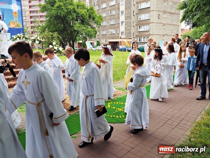 Zdjęcie w galerii na portalu naszraciborz.pl: Procesje Bożego Ciała w Raciborzu i okolicach wiadomości z regionu