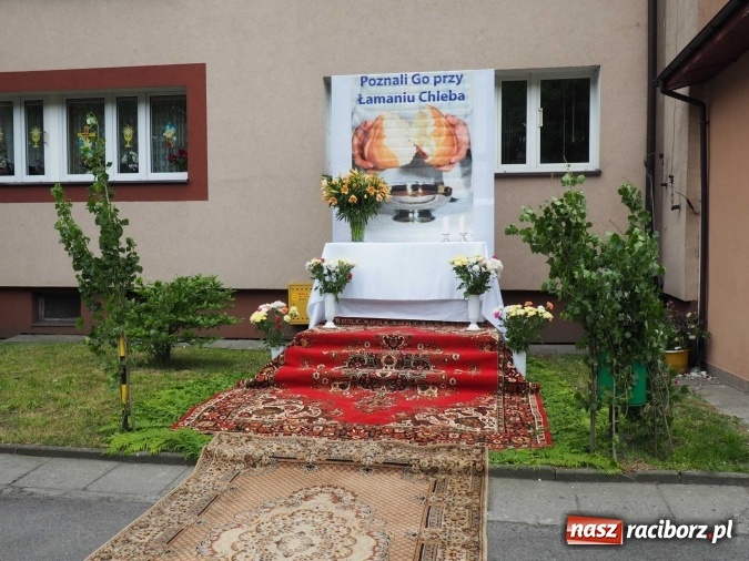 Zdjęcie w galerii na portalu naszraciborz.pl: Procesje Bożego Ciała w Raciborzu i okolicach wiadomości z regionu