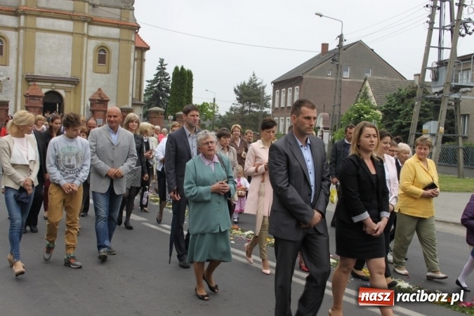 Zdjęcie w galerii na portalu naszraciborz.pl: Procesje Bożego Ciała w Raciborzu i okolicach wiadomości z regionu